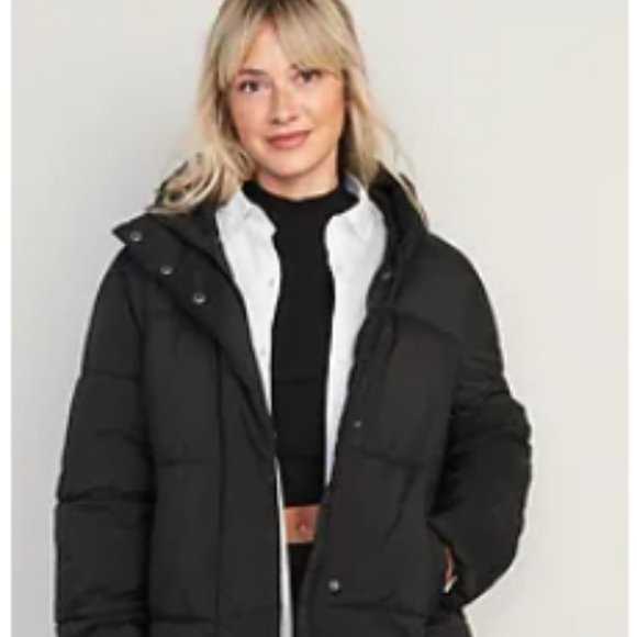 Old Navy petite Water-Resistant Hooded Puffer Jacket - Picture 2 of 5